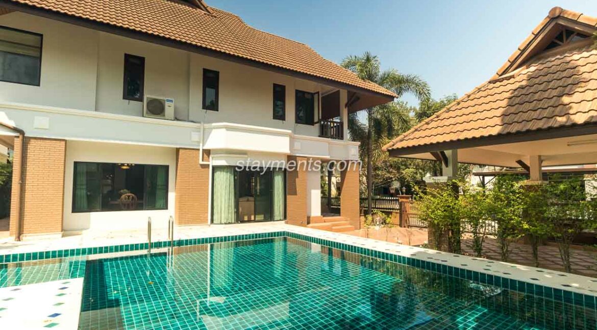 5 Bedroom house at lanna thara for rent