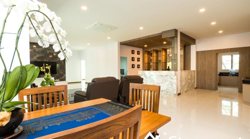 five bedroom house for rent hang dong dinnertable (8 of 21)
