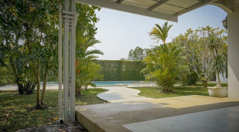amazing pool villa for sale 7