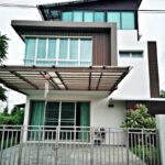3 storey house for rent in high end development