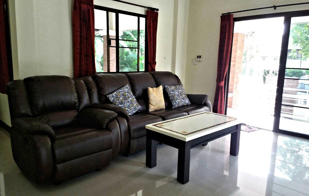 2 bedroom house with swimming pool for rent 1