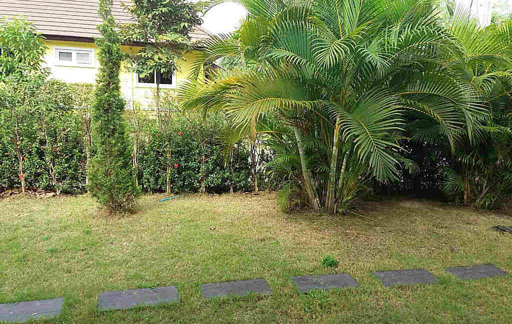 2 bedroom house with swimming pool for rent 7