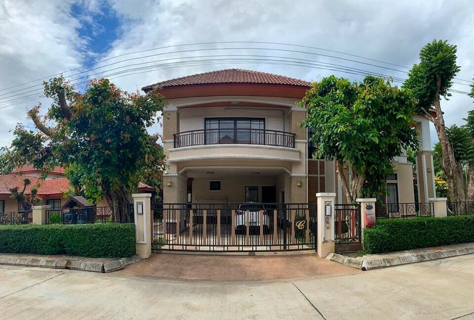 4 bedroom house for sale in saraphi 1