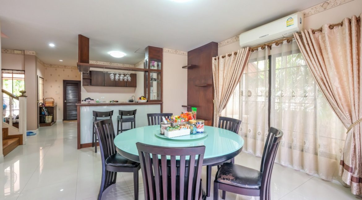 4 bedroom house for sale in saraphi 12