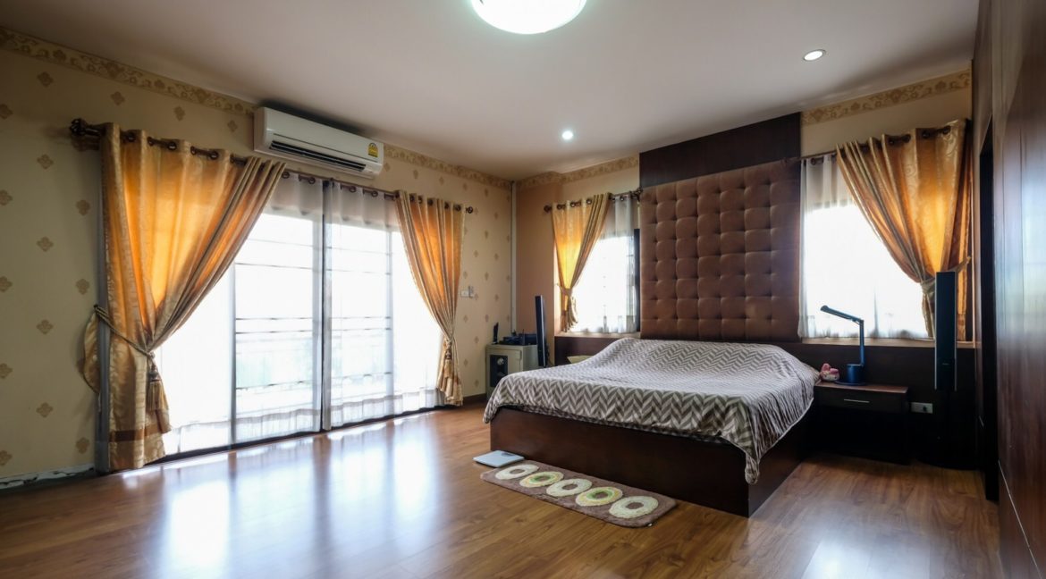 4 bedroom house for sale in saraphi 26