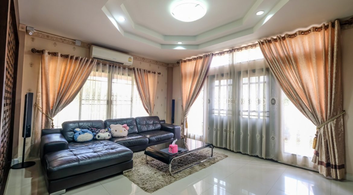 4 bedroom house for sale in saraphi 7