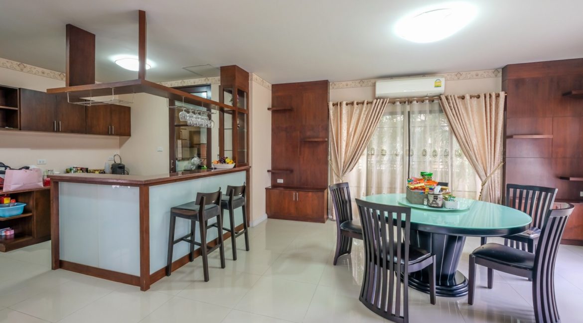 4 bedroom house for sale in saraphi 9