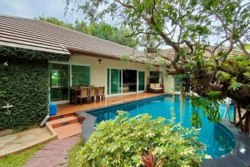 Resort style pool villa for sale & rent in San Kamphaeng