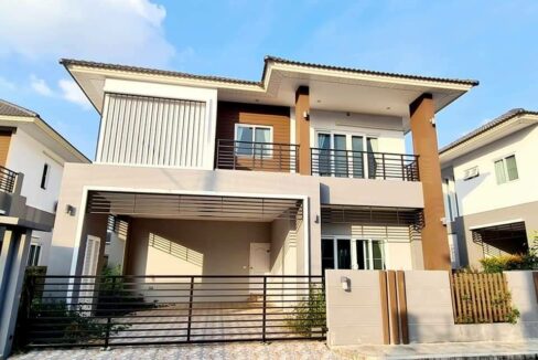 Spacious and modern two-story house for rent