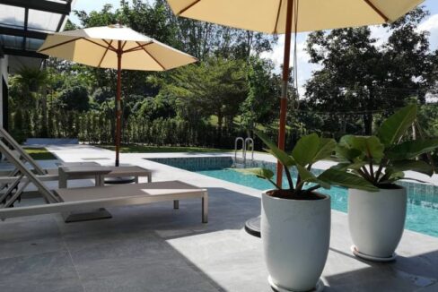 Modern single-story pool villa